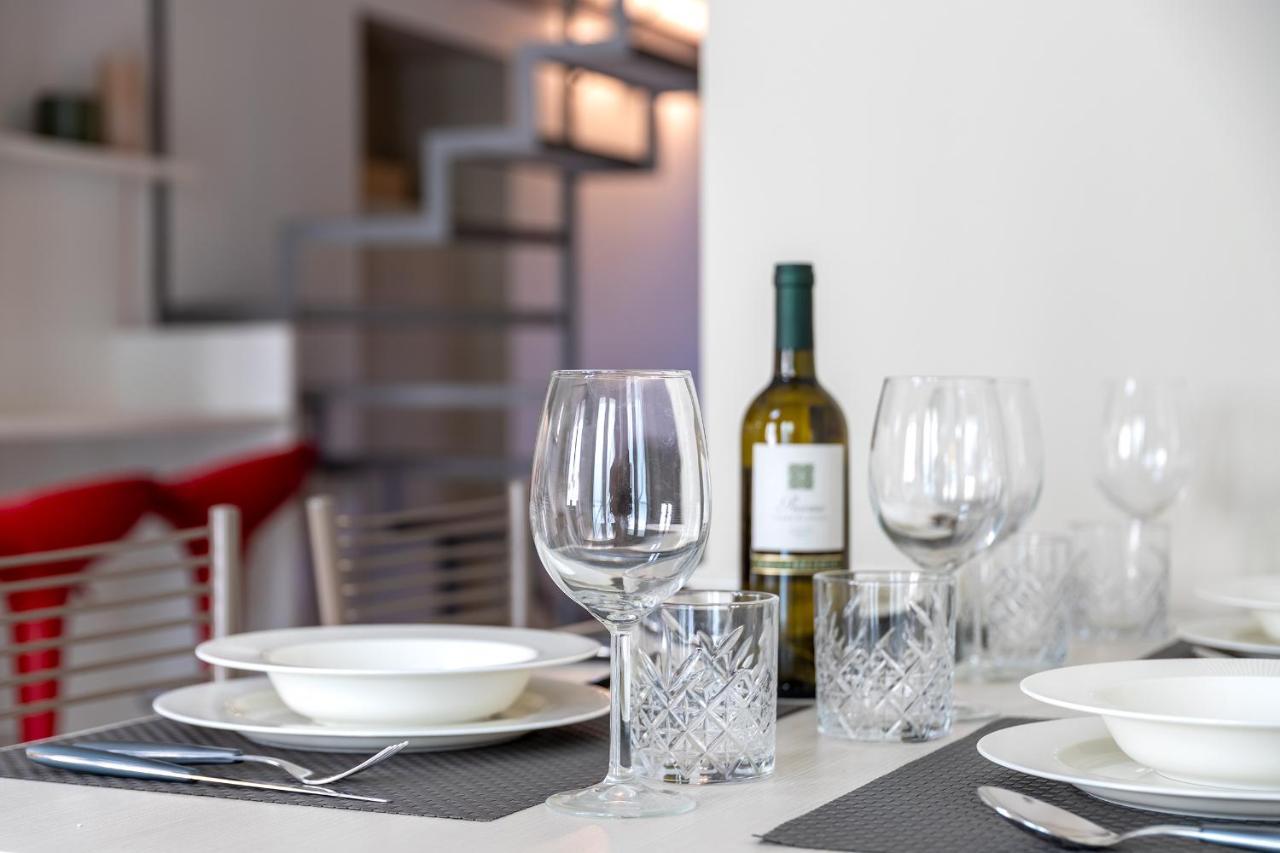 Navigli-Duomo Exclusive Design Loft Su Due Piani Con Wifi Apartment Milan Bagian luar foto